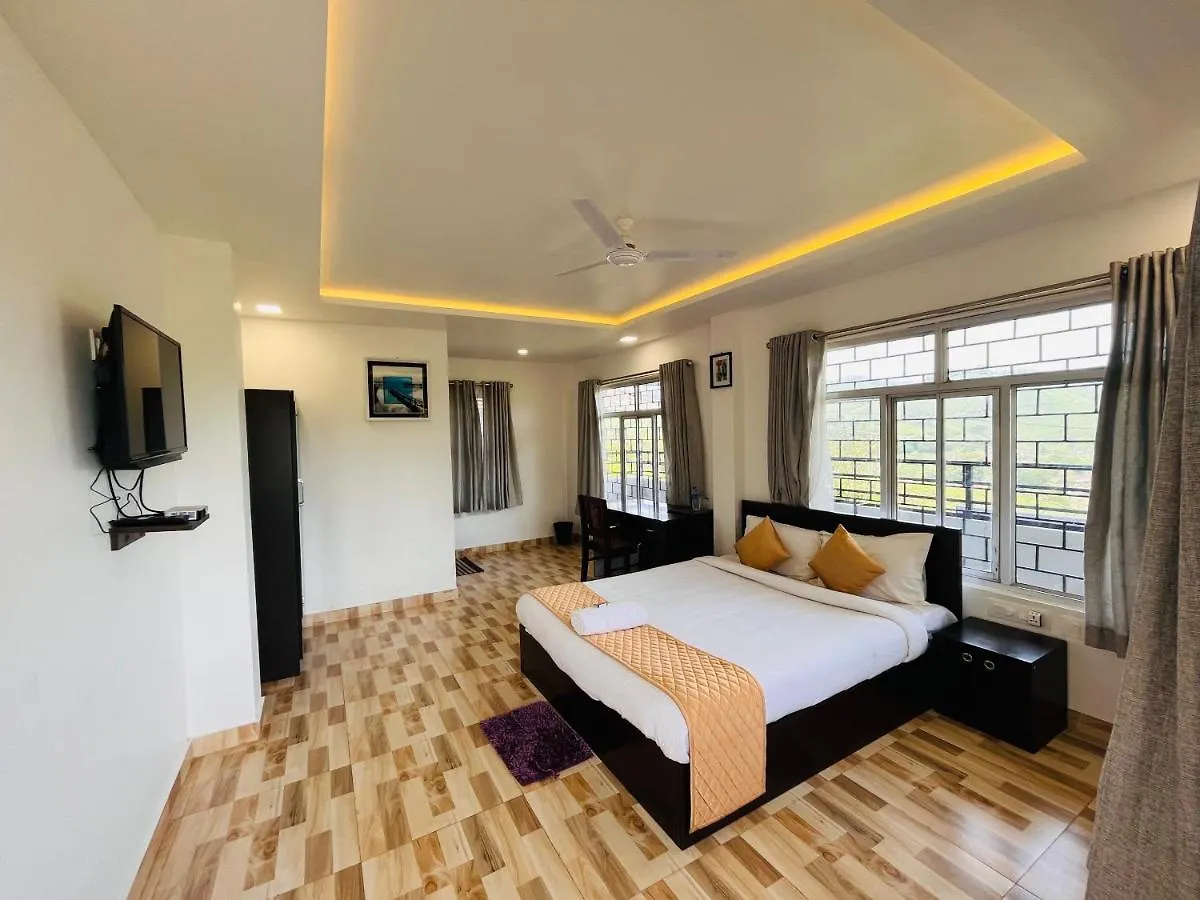 מונאר Tea Plantation Resort 0*,  הודו