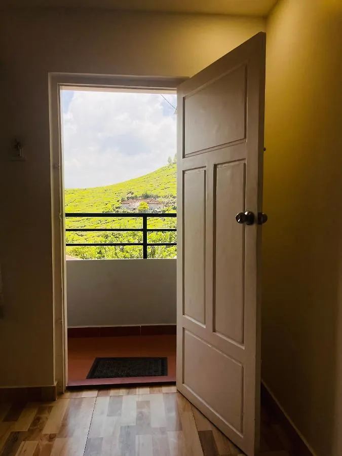 מונאר Tea Plantation Resort בית נופש