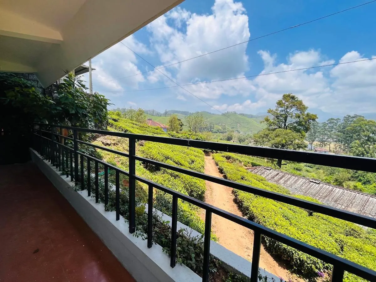 מונאר Tea Plantation Resort בית נופש