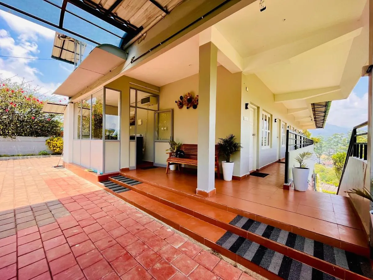 מונאר Tea Plantation Resort