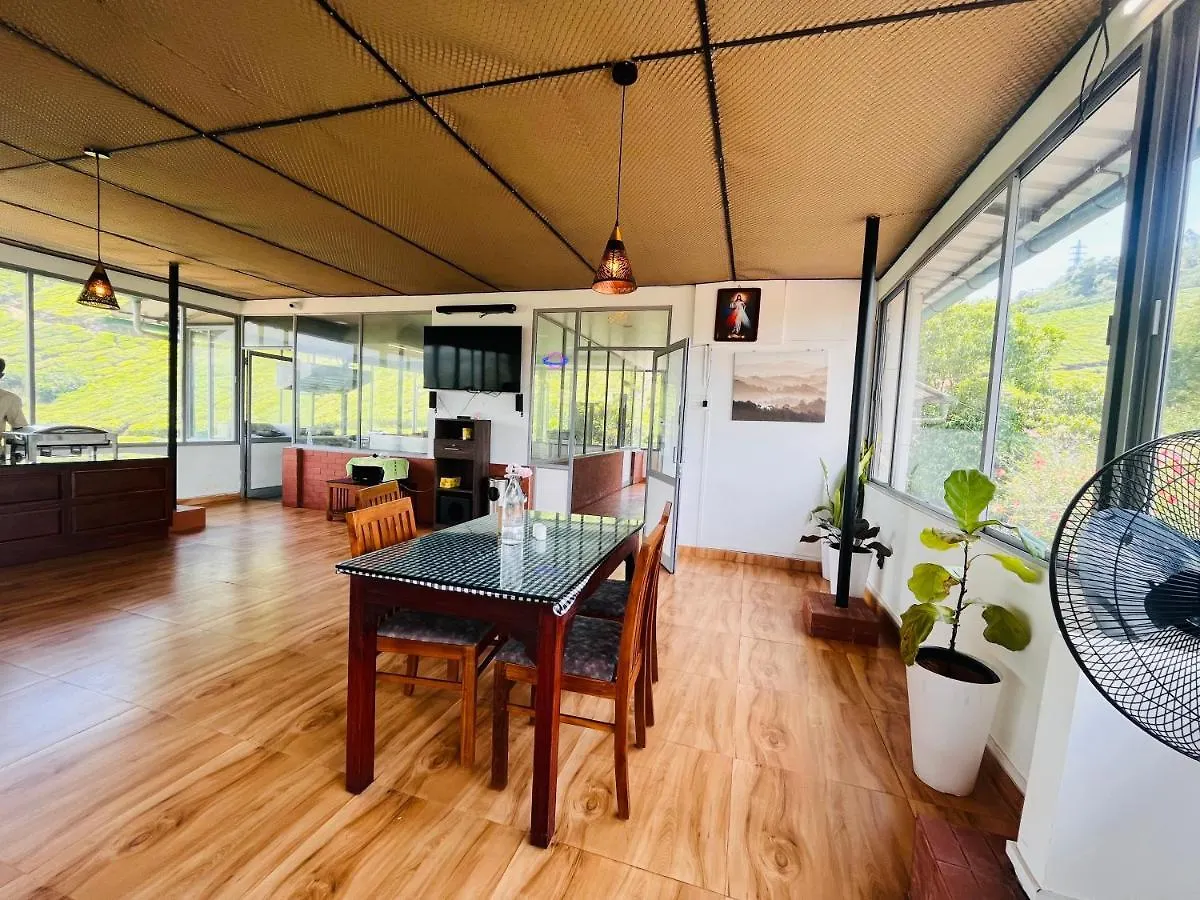 מונאר Tea Plantation Resort בית נופש